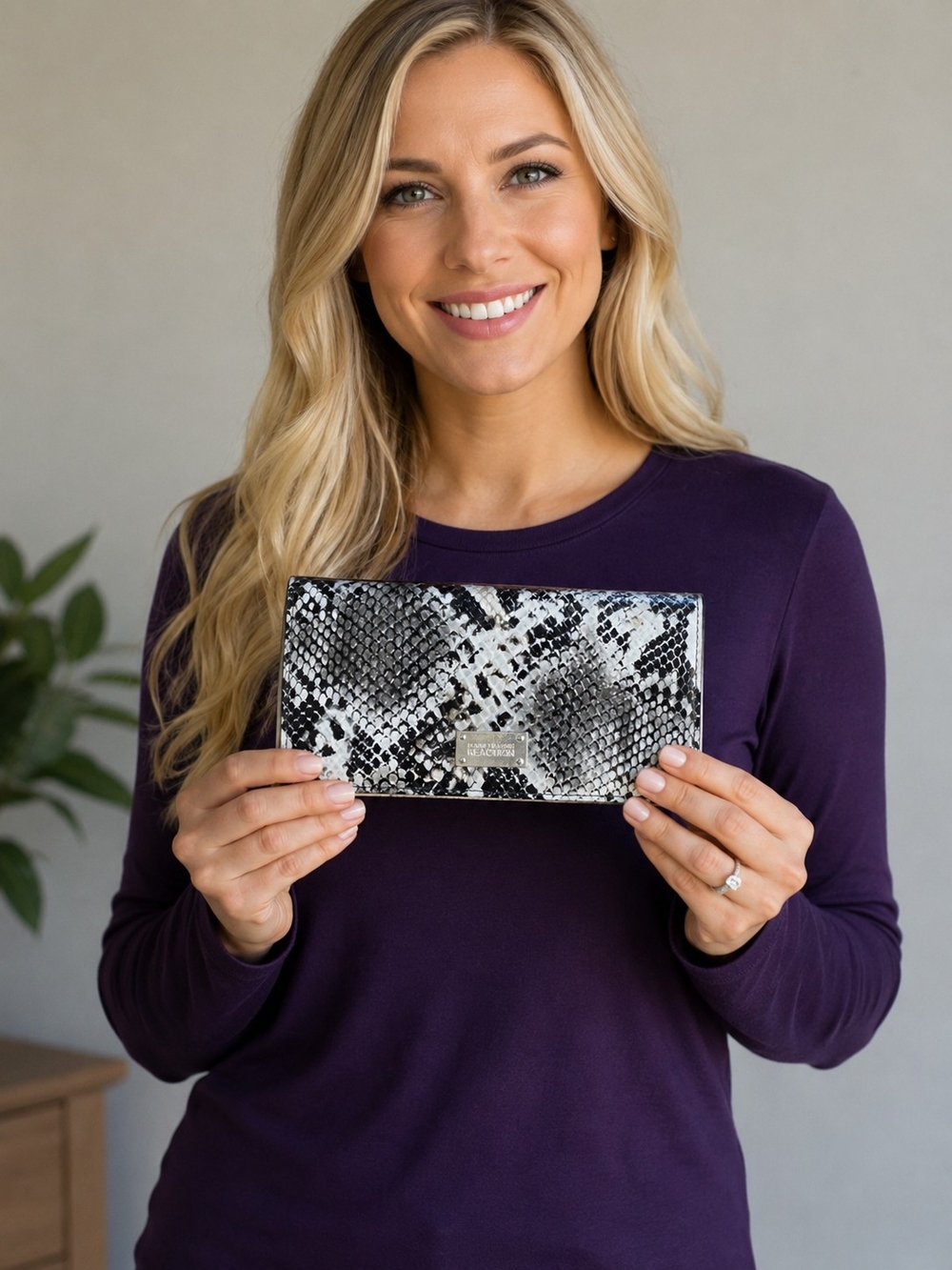 Kenneth Cole Reaction Snake-Print Continental Wallet – Black & White, Excellent!